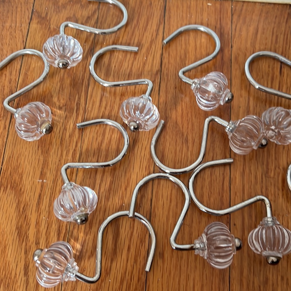 12 Simply Shabby Shower Hooks from 2009 - Picture 2 of 4
